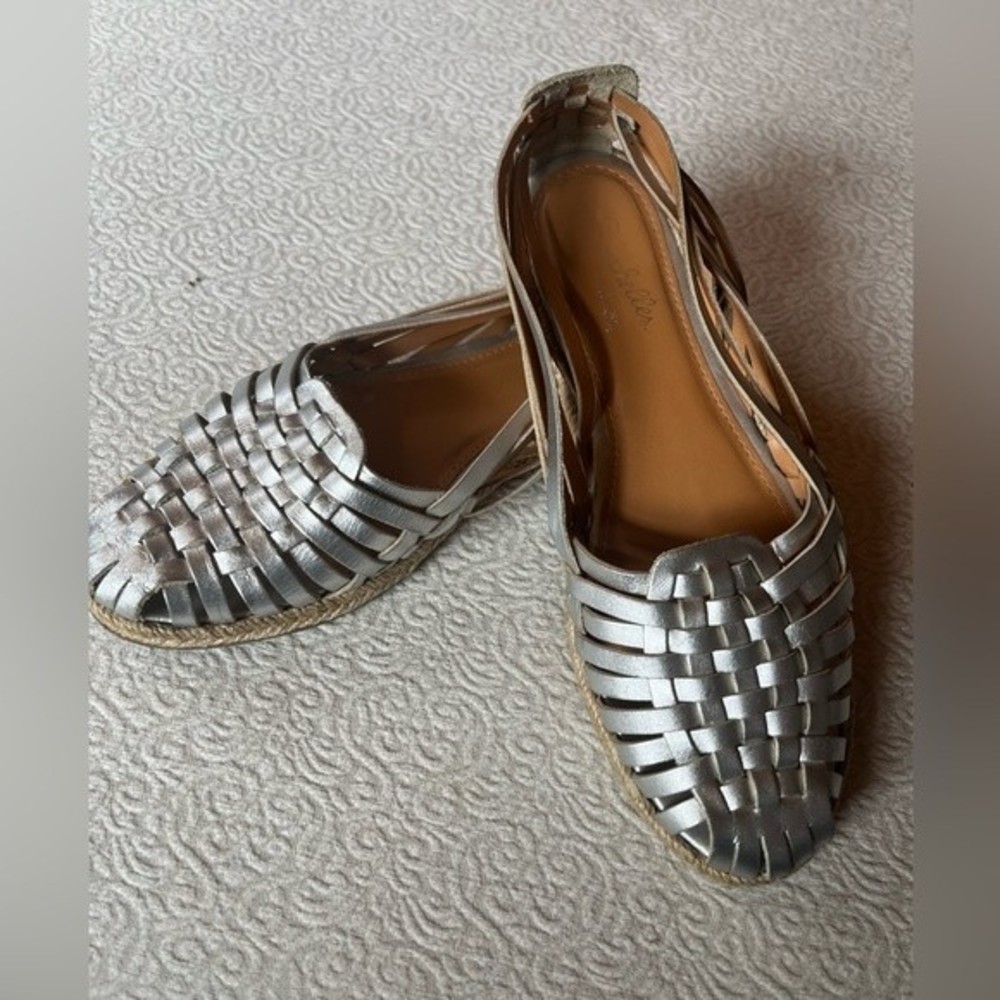 Seychelles silver flat sandals size 8 - Picture 3 of 7